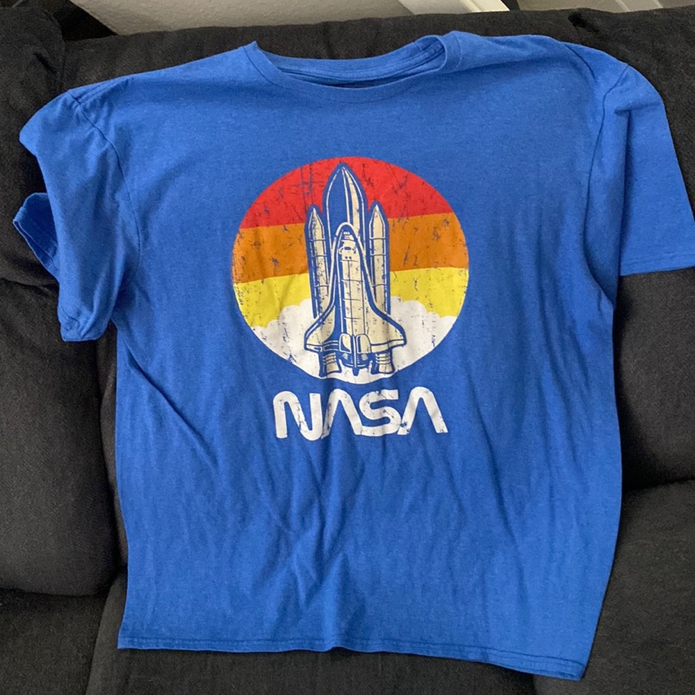 NASA shirt from fifth sun in good condition barely worn